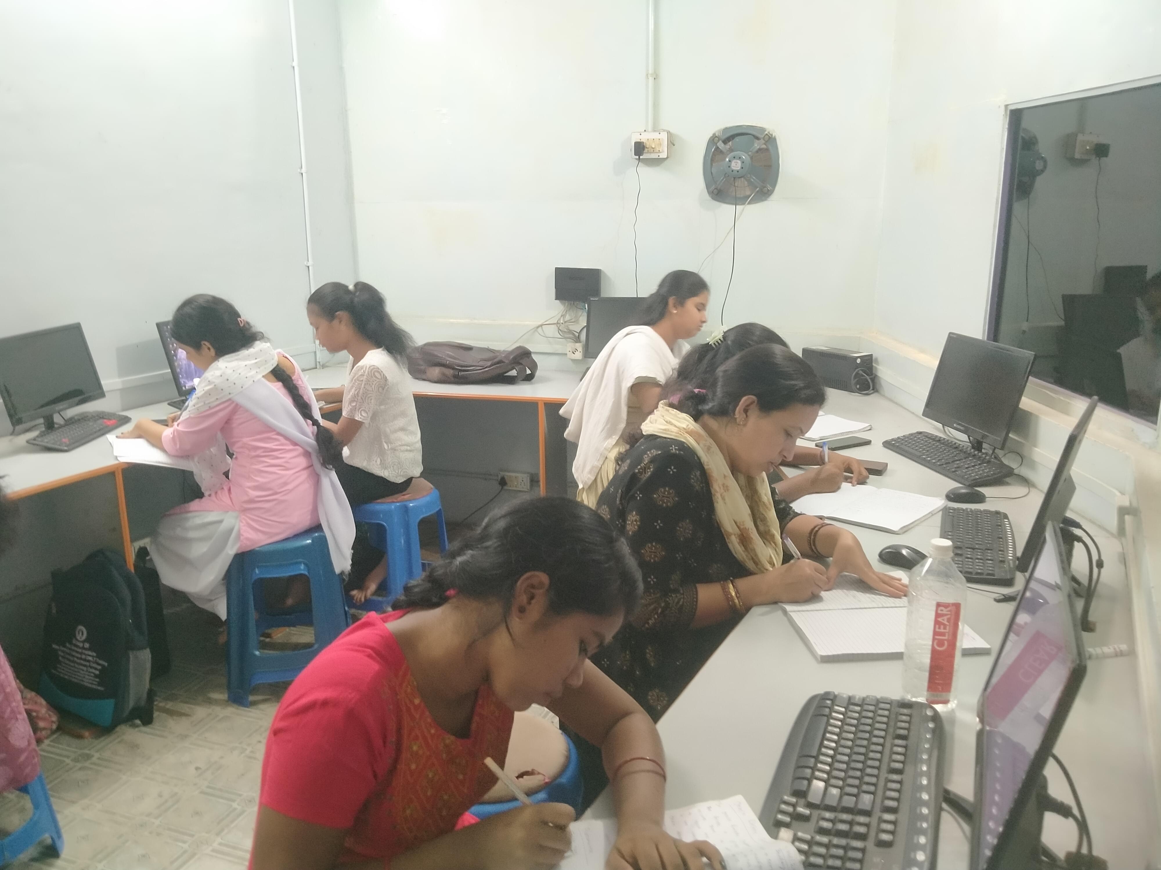 Rajkumar College of Information Technology and Management Lab photo 1